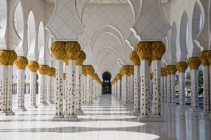 Dubai to Abu Dhabi Private Day Trip: Sheikh Zayed Mosque, Emirates Palace & Qasr Al Watan photo 4