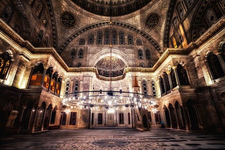Istanbul Highlights: Hagia Sophia, Blue Mosque, Topkapi Palace & Grand Bazaar Guided Tour photo 3
