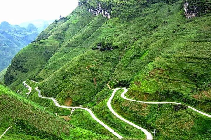 Ha Giang 3-Day Loop: Ma Pi Leng Pass, Sky Path & Nho Que River photo 5