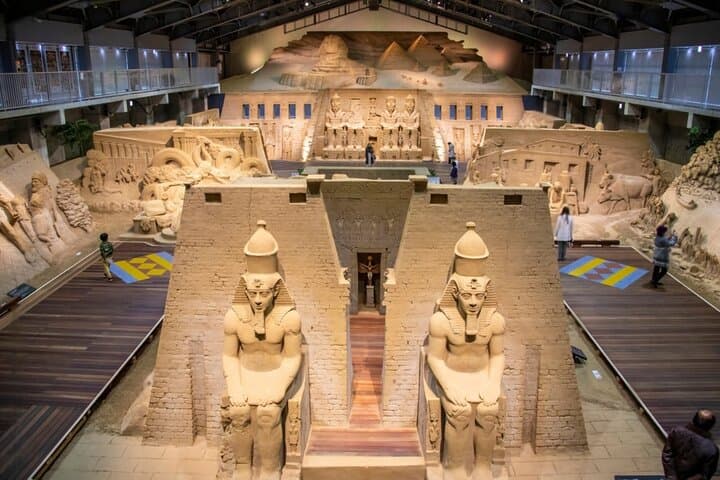 Explore Tottori Sand Dunes: Hakuto Coast, Uradome & Sand Museum Private Tour photo 3