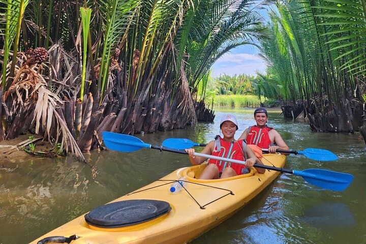 Hoi An Sunset Kayak: Ancient Town to Cam Thanh Mangrove Paddle photo 3