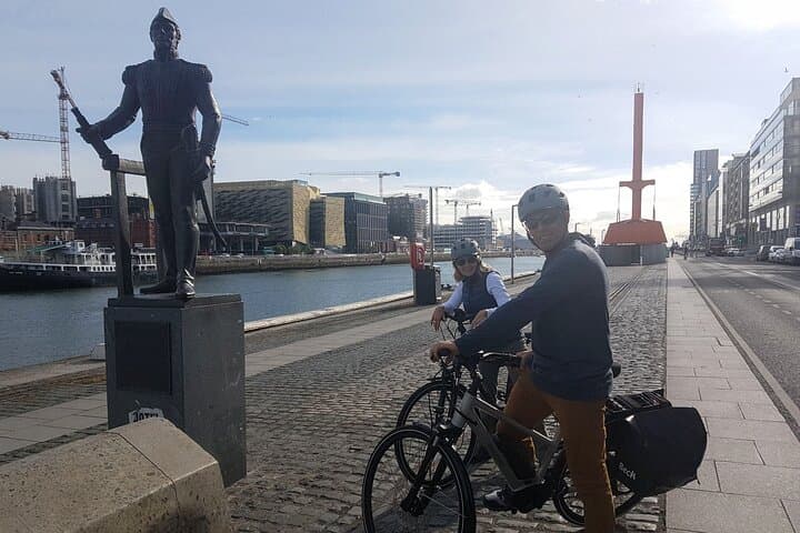 Dublin Highlights: 3-Hour Private Walking or Biking Tour photo 6