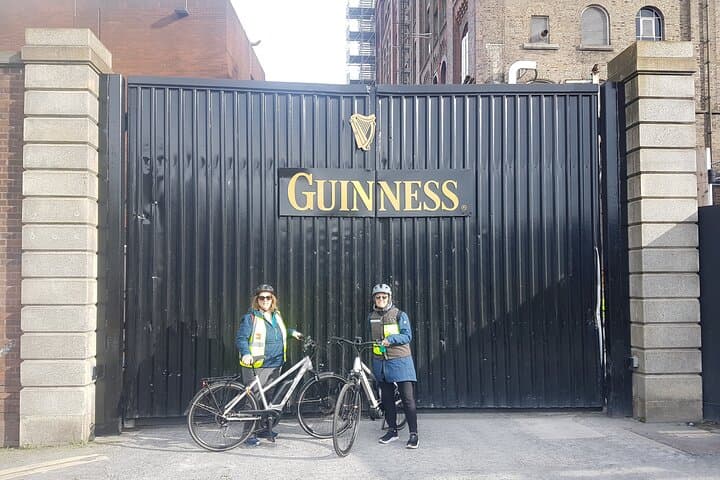 Dublin Highlights: 3-Hour Private Walking or Biking Tour photo 2