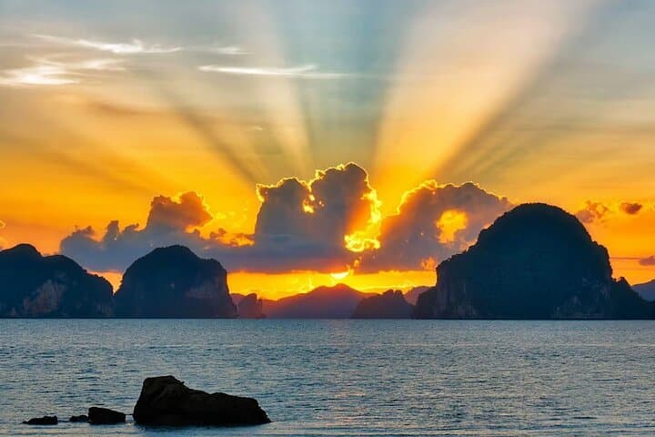 Phi Phi Islands Sunset Tour: Snorkel, Swim & Maya Bay Highlights