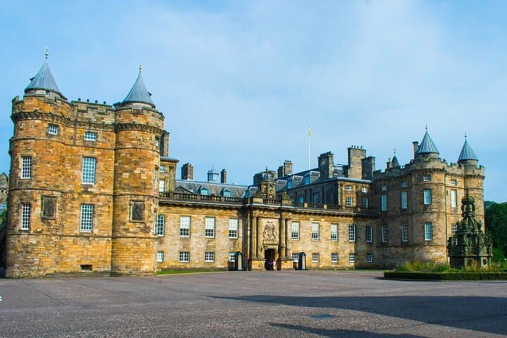Women Hidden in Plain Sight — Self-Guided Old Town Walking Tour in Edinburgh photo 6