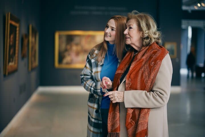skip-the-line-art-institute-of-chicago-private-guided-tour photo 2