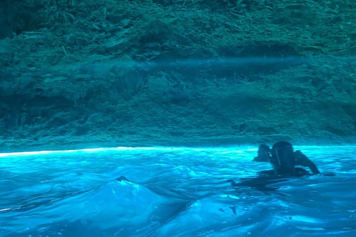 Private Westcoast Beachhop Tour Curaçao — Turtle Beach, Grote Knip & Blue Room photo 2