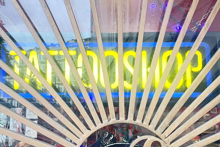 Amy Winehouse Walking Tour in Camden: Explore Her London Haunts photo 5