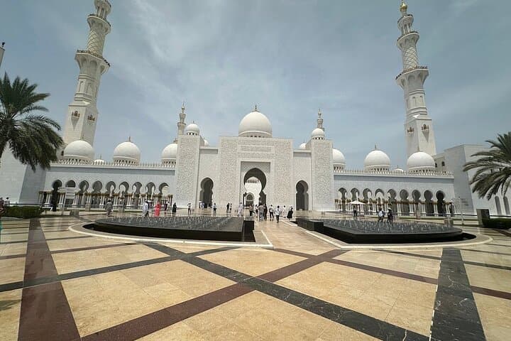 Abu Dhabi Private Full‑Day Tour from Ras Al Khaimah — Sheikh Zayed, Corniche & Yas Island