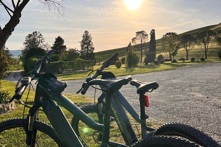 E‑Bike the Val d'Orcia: Pienza, Monticchiello & Bagno Vignoni Culinary Ride photo 3