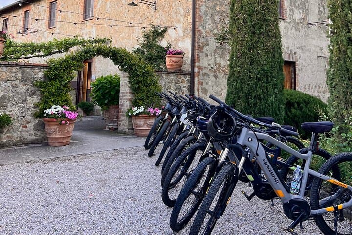 E‑Bike the Val d'Orcia: Pienza, Monticchiello & Bagno Vignoni Culinary Ride photo 5