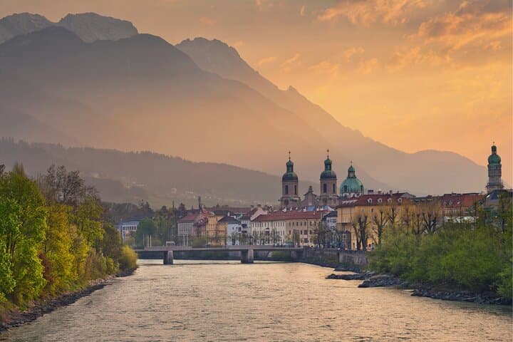 Discover Innsbruck: Self-Guided Scavenger Hunt Through Old Town Highlights