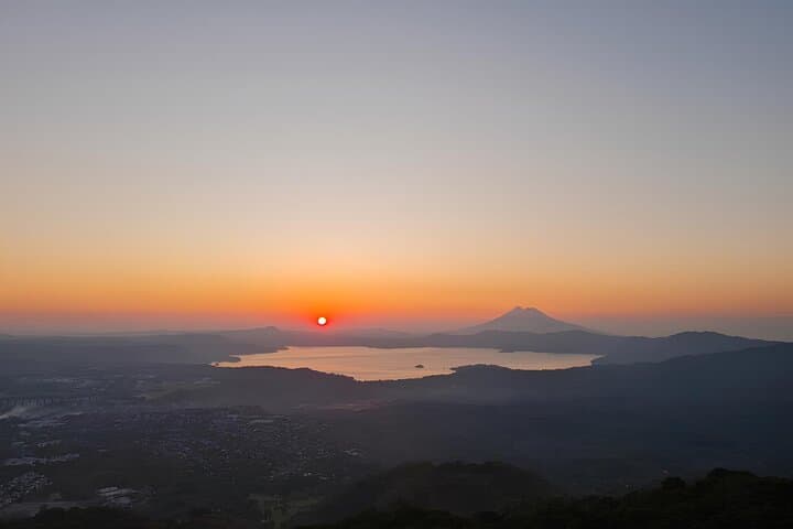 San Salvador Sunrise Hike to 360° Valley Viewpoint photo 4
