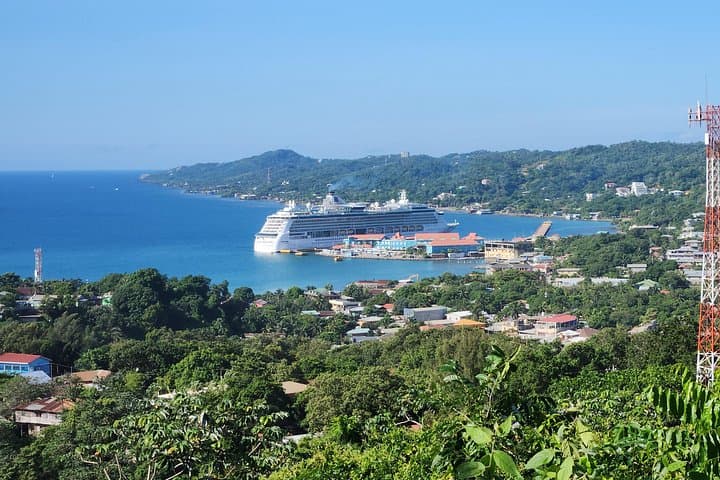Private Customized Best of Roatán Island Tour — Beaches, Markets & Reef Access