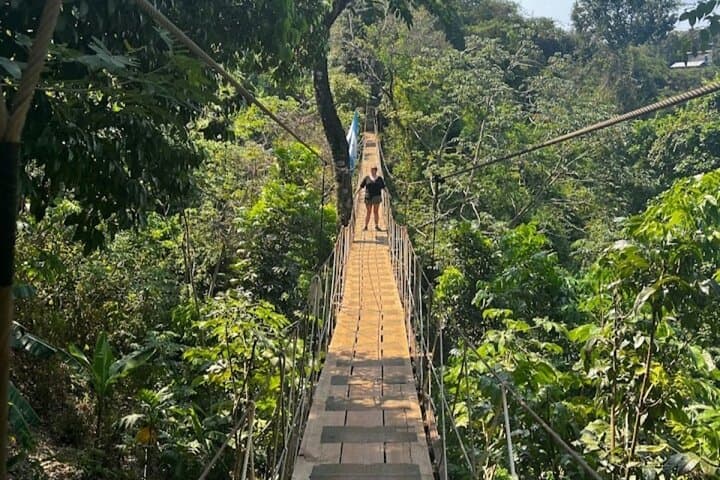 Private Customized Best of Roatán Island Tour — Beaches, Markets & Reef Access photo 4
