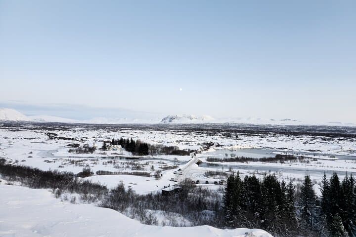 Golden Circle Private Tour from Reykjavik — Þingvellir, Geysir, Gullfoss & Raufarhólshellir photo 3