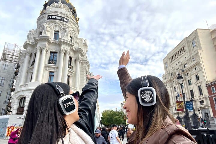 Madrid Silent Party: Headphone Pub Crawl & Night Walk from Puerta del Sol photo 2