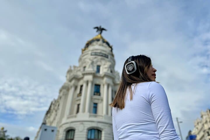 Madrid Silent Party: Headphone Pub Crawl & Night Walk from Puerta del Sol