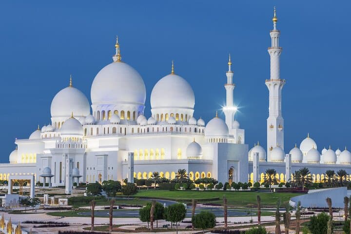 Full-Day Abu Dhabi City Tour from Dubai: Sheikh Zayed, Heritage Village & Yas Island Highlights photo 3
