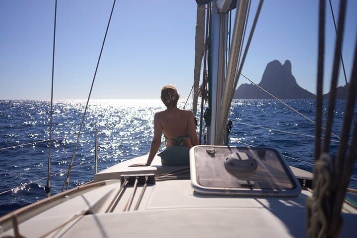 Private 3-Hour Valencia Bay Sailing: Snorkel, SUP & City Skyline Views photo 4