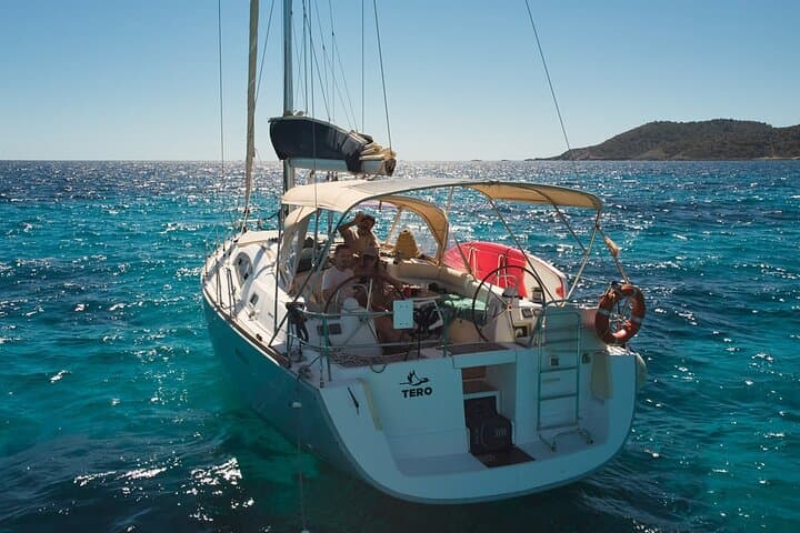 Private 3-Hour Valencia Bay Sailing: Snorkel, SUP & City Skyline Views photo 5