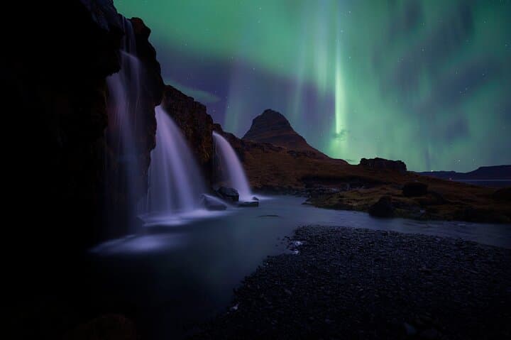 Private 4-Hour Northern Lights Chase from Reykjavik with Expert Guides photo 5