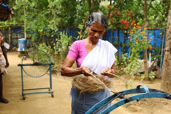 Kochi Backwater Tour: Non-Motorized Kettu Vallam & Village Canoe Cruise photo 4
