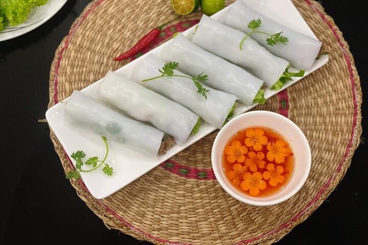 Hanoi Street Eats by Jeep: Night Food Tour & Historic Sights photo 3