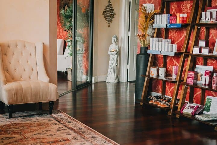 Naples OM Pain Relief Spa Package: Hemp Massage, Reflexology & Infrared Sauna