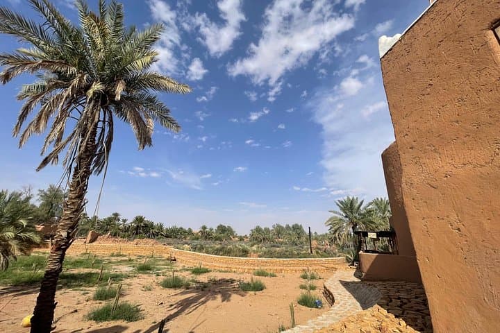 Day Trip from Riyadh to Ushaiger: Heritage Village & Al Qasab Salt Flats photo 3