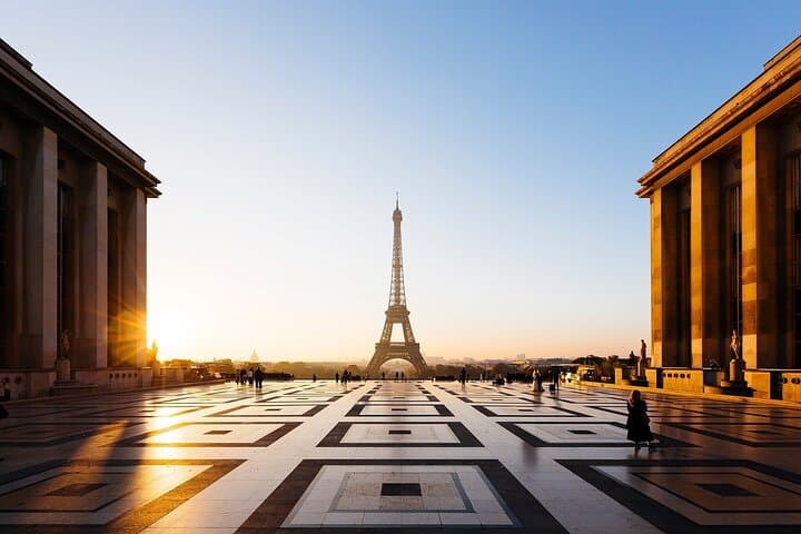 Full-Day Private Walking Tour of Paris: Notre-Dame, Eiffel Tower & Montmartre photo 1