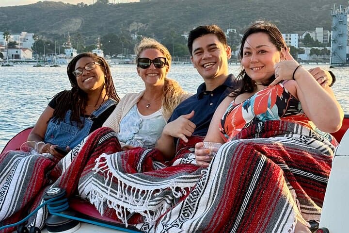 San Diego Catamaran Sailing: 2.5-Hour Small-Group Harbor Cruise with Drinks photo 4