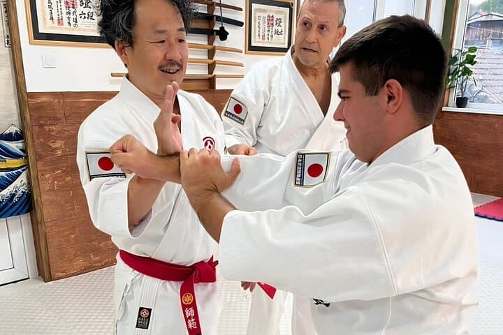 Samurai Karate and Iaido Experience for Beginners in Kawasaki — Hands-On Martial Arts Workshop photo 2