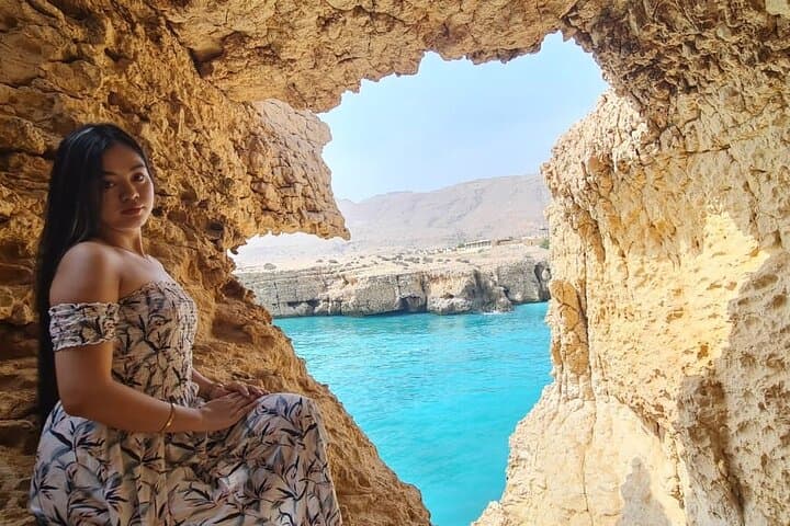 Wadi Shab Adventure: Swim the Canyon, Bimmah Sinkhole & Fins Beach Day Tour