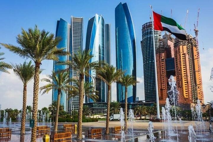 Abu Dhabi Full-Day City Tour from Dubai: Sheikh Zayed, Corniche & Cultural Stops