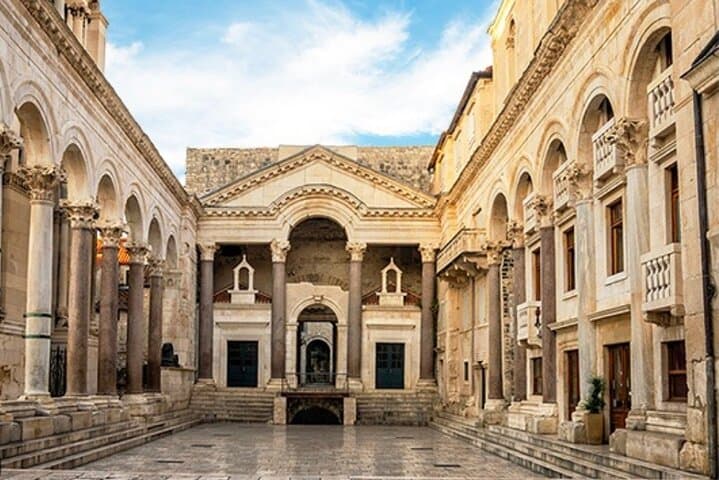 Dubrovnik to Split Private Tour: Mostar, Ston Walls & Komarna Winery photo 3
