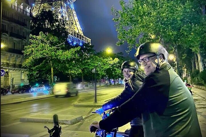 Paris Sunset E-Bike Tour: Night Ride Along the Seine and Eiffel photo 2