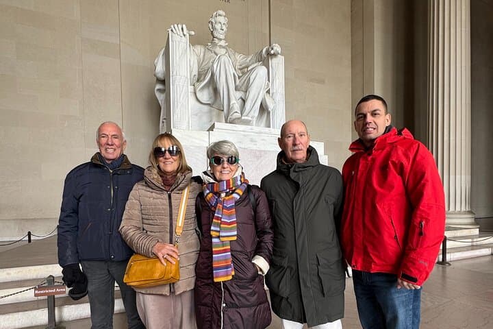 Inside Washington: Private Guided Bus Tour with Step-Off Guide