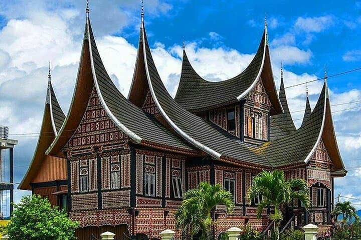 Explore Minangkabau: 4-Day Private West Sumatra Cultural & Harau Valley Trek photo 5