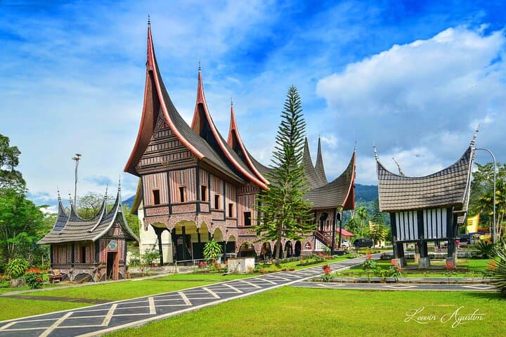 Explore Minangkabau: 4-Day Private West Sumatra Cultural & Harau Valley Trek photo 6