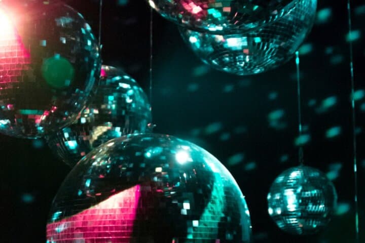 Retro 90s New Year’s Eve at Bally’s — Dance, Magic & Midnight Countdown