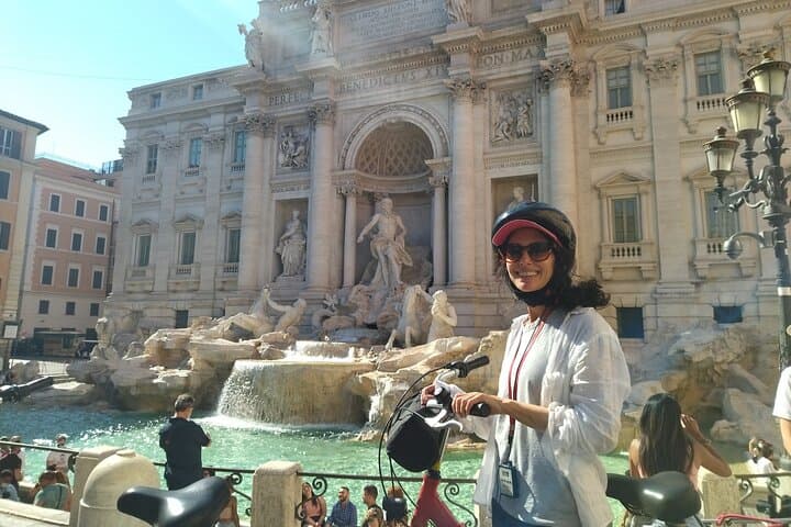 Cycle the Tiber and Colosseum: Rome Bike Rentals for Self-Guided Explorers
