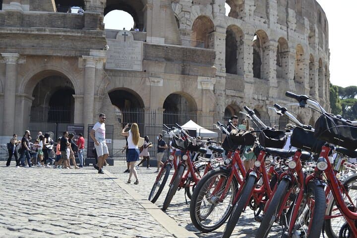 Cycle the Tiber and Colosseum: Rome Bike Rentals for Self-Guided Explorers photo 3