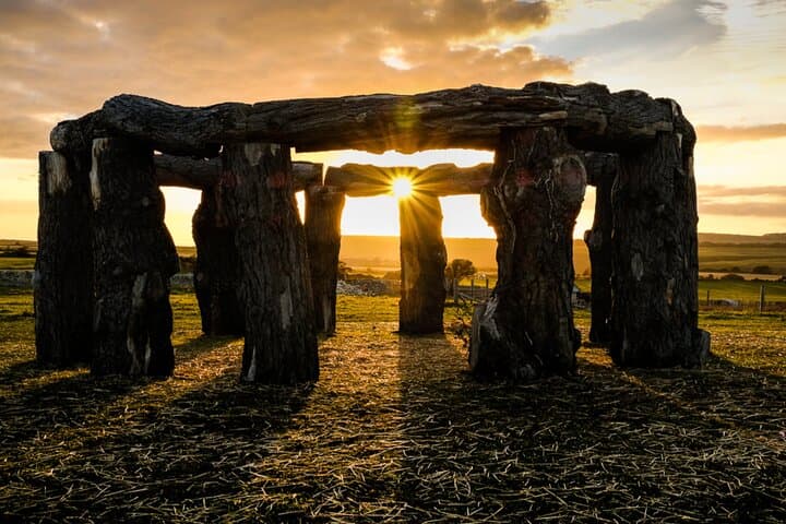 Luxury Tour of Stonehenge, Woodhenge & Salisbury Cathedral — A Day on Wiltshire's Ancient Plain photo 3