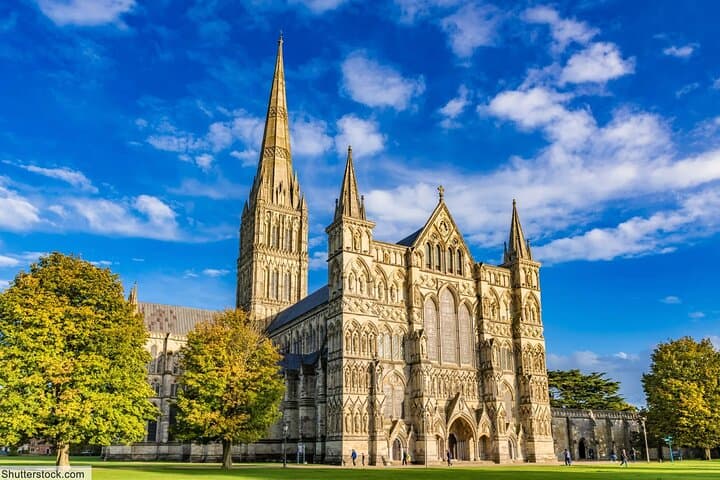 Luxury Tour of Stonehenge, Woodhenge & Salisbury Cathedral — A Day on Wiltshire's Ancient Plain photo 5