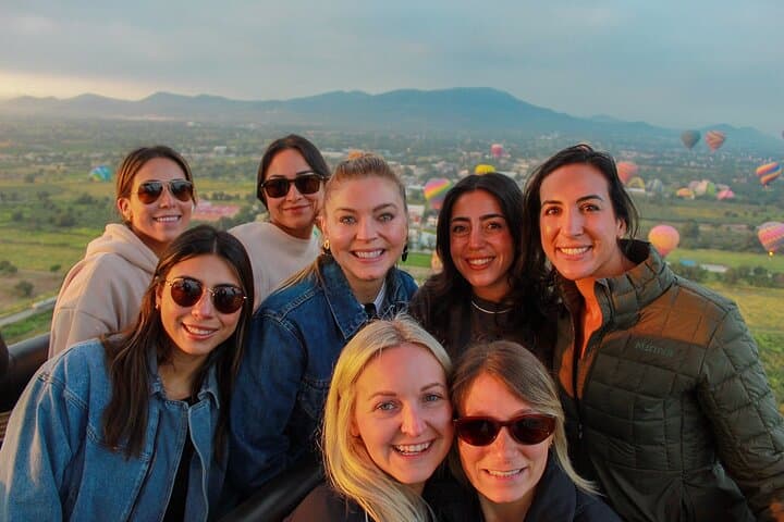 Sunrise Hot-Air Balloon Over Teotihuacan Pyramids with Breakfast and Guided Tour photo 4