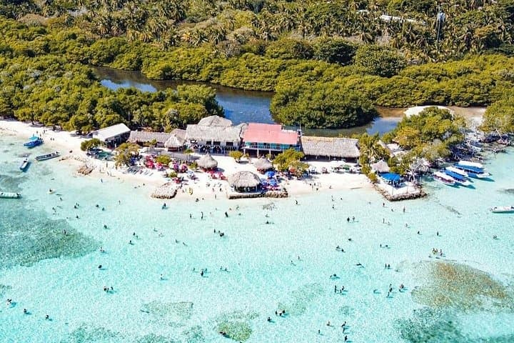 Day Trip to Múcura and Santa Cruz de Islote: San Bernardo Islands by Bus & Boat photo 4
