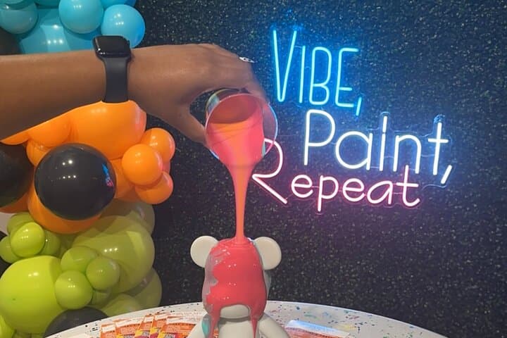 Drip Bear Paint & Sip in Houston — Hip‑Hop & R&B Studio Experience