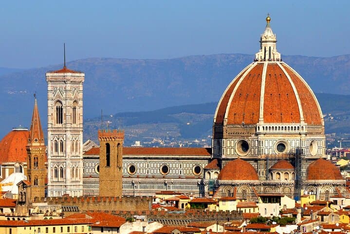 Expert-Guided Renaissance Florence Walking Tour: Duomo, Uffizi & Ponte Vecchio photo 6