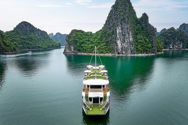 Halong Bay Hercules Premium Day Cruise: Ti Top, Sung Sot & Luon Cave